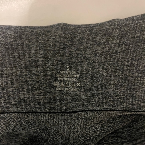 Amazon scrunch leggings , size small , gray - Picture 2 of 3